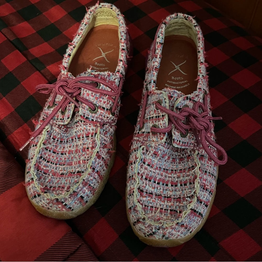 women’s twisted x size 6